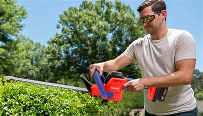 Hedge Trimmer Vs. String Trimmer: Liema wieħed jappartjeni fil-ġnien tiegħek?